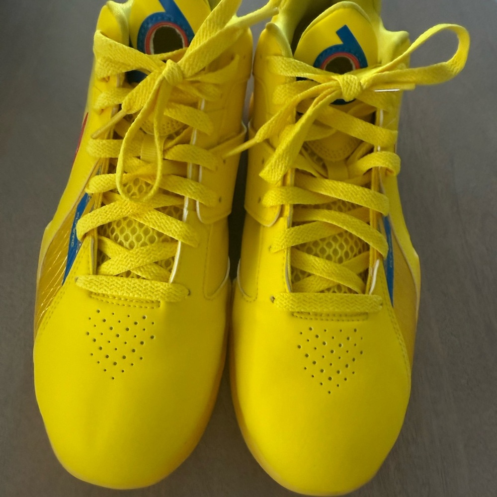 Nike Zoom KD III
Yellow
Size 8